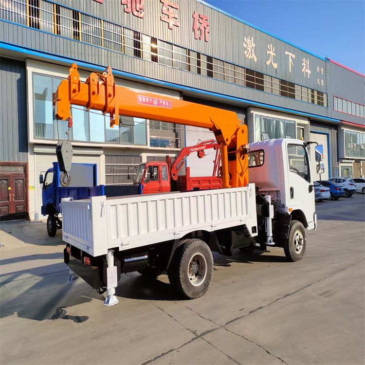 永济市三轮随车吊定制 农用改装机自备吊中瑞长期出售