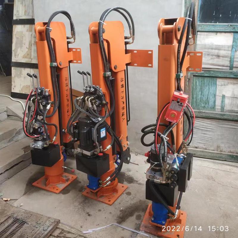 永济市重汽蓝牌随车吊 3.2吨 国六动力强 液压驱动 农用自卸起重机